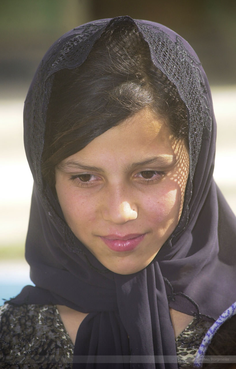 Mädchen im Kabuler Stadtteil Siah Sang, Juli 2004