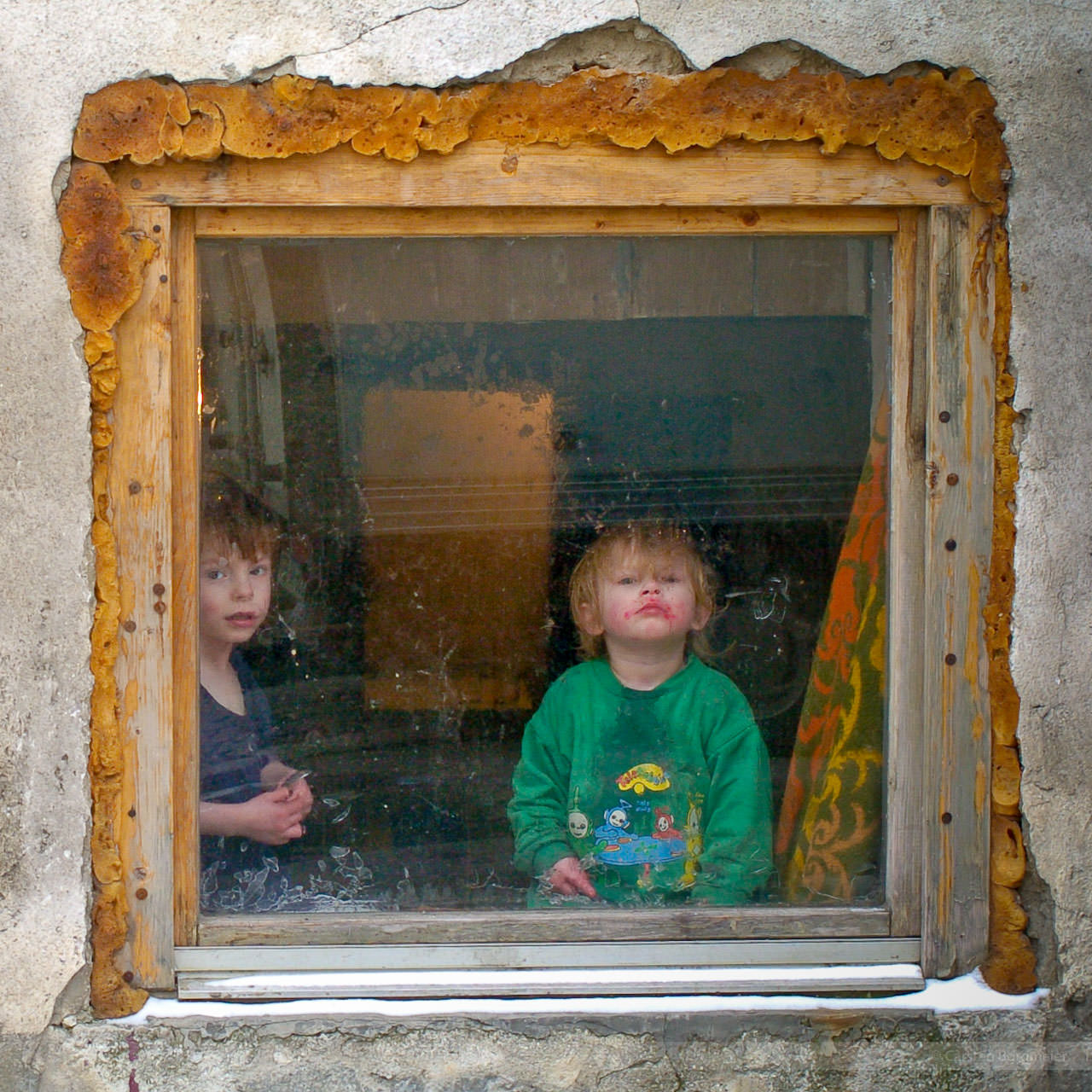 Kinder in einer Backstube, Sarajevo, Bosnien-Herzegowina, Februar 2006