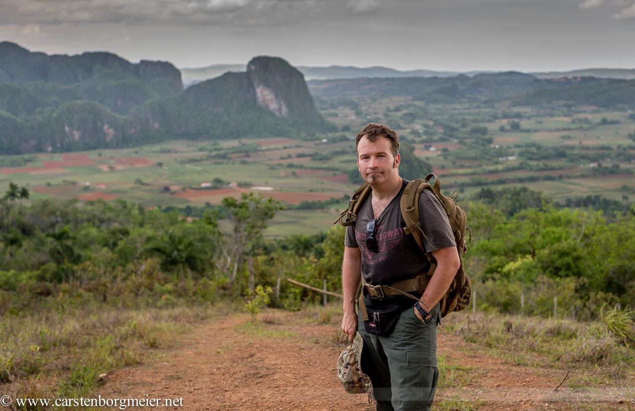 Fotojournalist Carsten Borgmeier in den Bergen oberhalb des Tales von Vinales, Kuba, Mai 2015