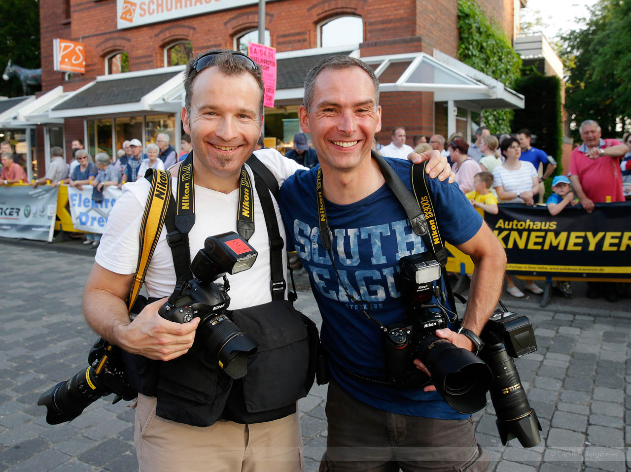 Carsten Borgmeier mit Kollege Markus Nieländer bei der "Isselhorster Nacht", Gütersloh, Juni 2016, Foto: Henrik Martinschledde